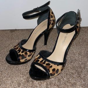 Va Spiga Leopard fur print Stilettos sz 6